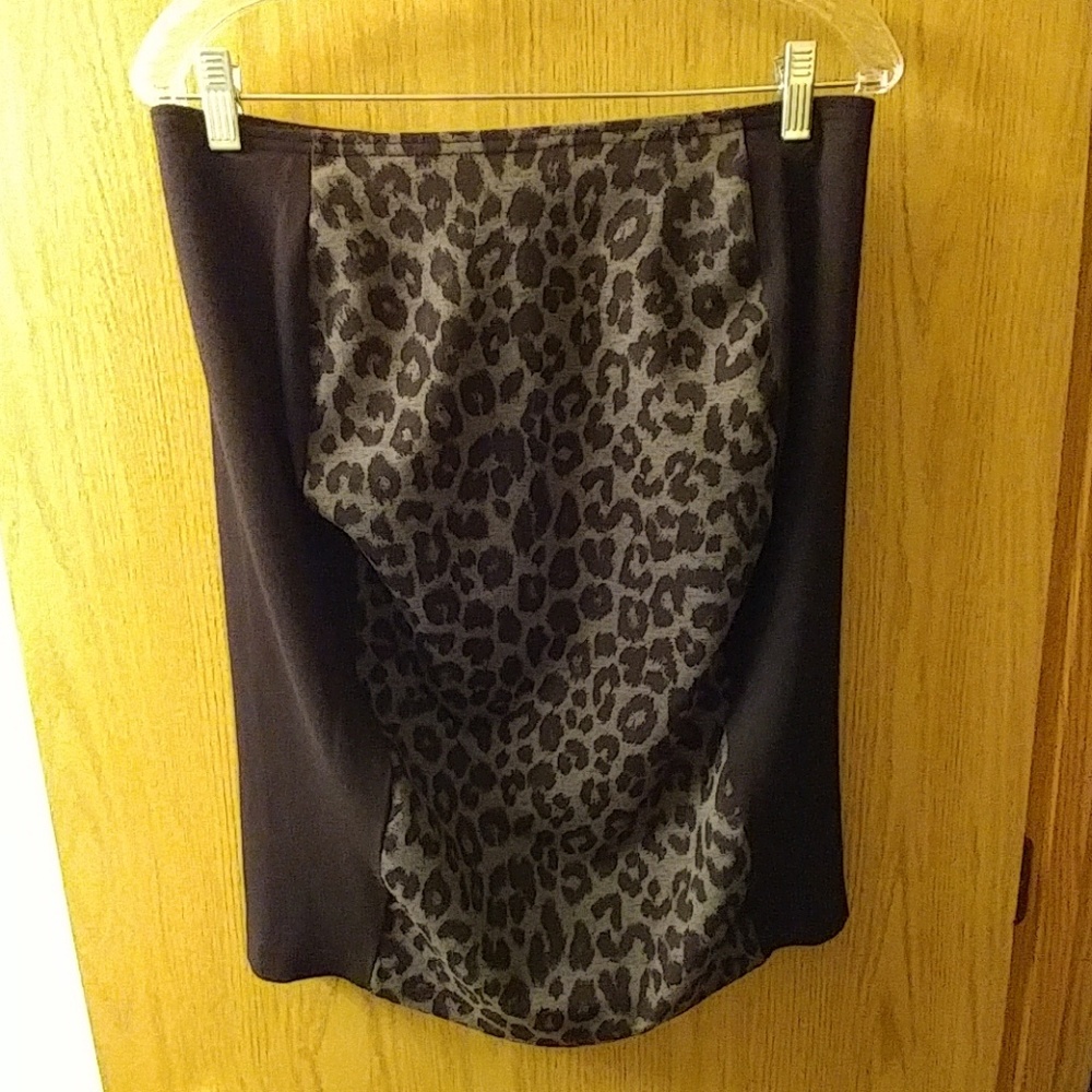 109.  Chico's Skirt - Size 0.5 (Size 6)